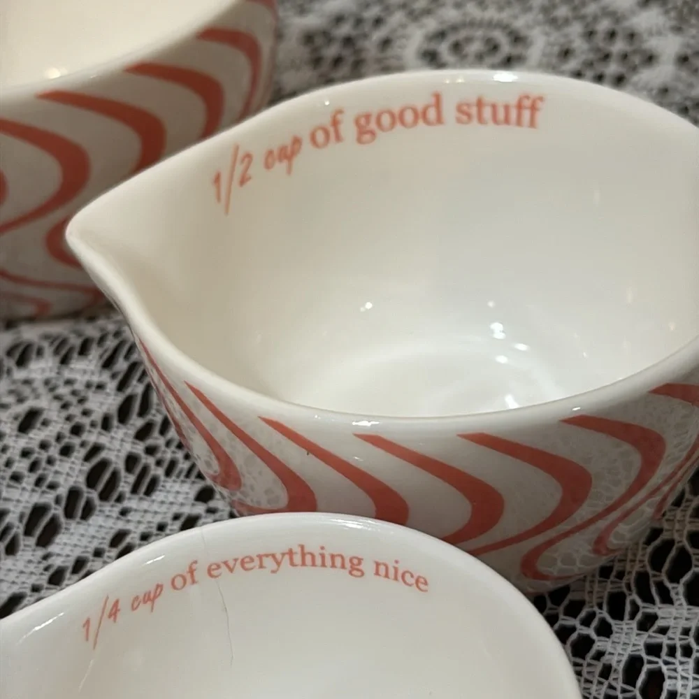 NEW Set of 4 Ceramic Nesting Measuring Cups Pink Swirl Design
